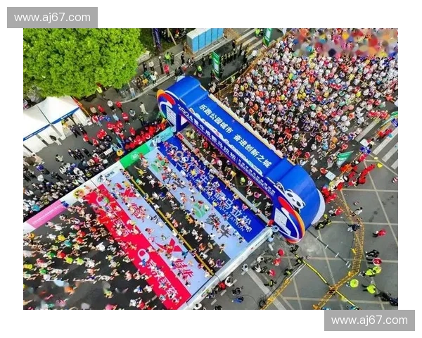 全民奔跑迎盛事精彩镜头聚蓉城成都马拉松直播全程燃动激情 全民奔跑迎盛事精彩镜头聚蓉城成都马拉松直播全程燃动激情